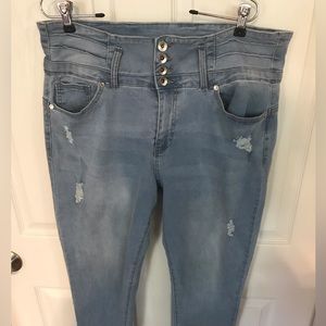 Sandpiper Jeans HighRise Stretch Size 18 5 Pocket Distressed Light Wash